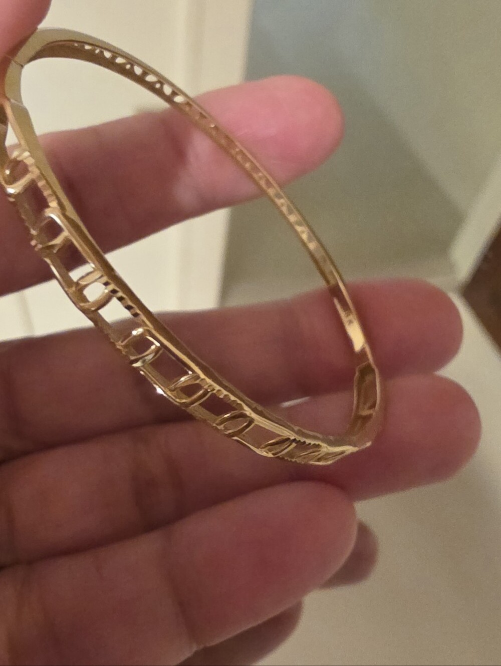 18k Gold  Women's Bangle Bracelet  With Stamp 18k Not Plated